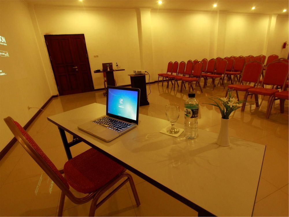 Royal Park Hotel Samarinda Luaran gambar